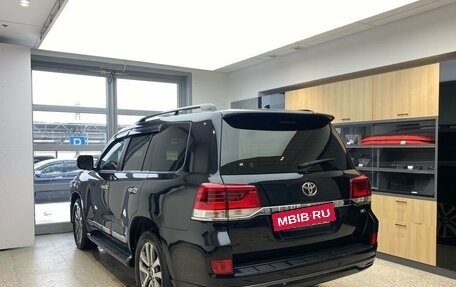 Toyota Land Cruiser 200, 2016 год, 5 800 000 рублей, 6 фотография