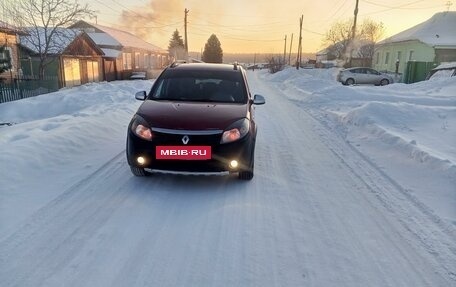 Renault Sandero I, 2014 год, 650 000 рублей, 2 фотография