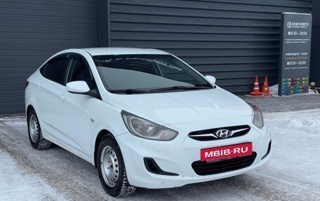 Hyundai Solaris II рестайлинг, 2013 год, 670 000 рублей, 3 фотография