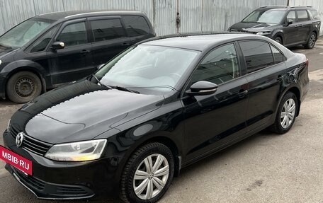 Volkswagen Jetta VI, 2012 год, 1 300 000 рублей, 2 фотография