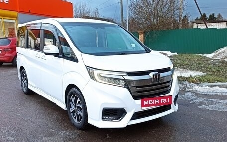 Honda Stepwgn IV, 2018 год, 3 080 000 рублей, 2 фотография