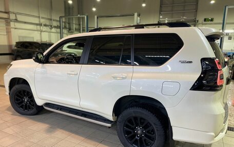 Toyota Land Cruiser Prado 150 рестайлинг 2, 2020 год, 6 600 000 рублей, 3 фотография