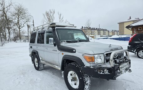 Toyota Land Cruiser 70, 2013 год, 4 200 000 рублей, 2 фотография