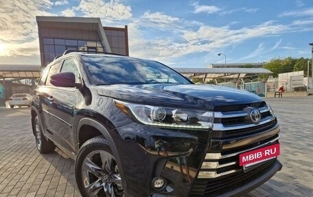 Toyota Highlander III, 2019 год, 4 400 000 рублей, 2 фотография