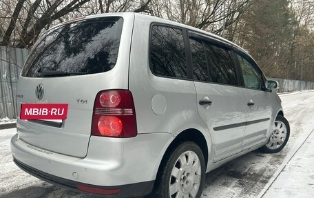 Volkswagen Touran III, 2007 год, 725 000 рублей, 6 фотография