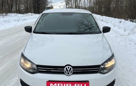 Volkswagen Polo VI (EU Market), 2011 год, 585 000 рублей, 2 фотография