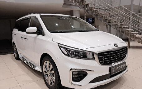 KIA Carnival III, 2018 год, 3 550 000 рублей, 3 фотография