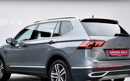 Volkswagen Tiguan II, 2021 год, 3 480 000 рублей, 4 фотография