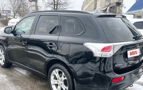 Mitsubishi Outlander III рестайлинг 3, 2013 год, 1 490 000 рублей, 4 фотография