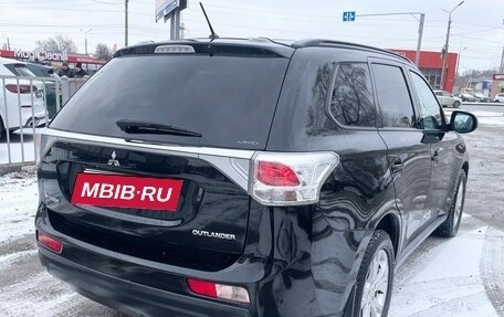 Mitsubishi Outlander III рестайлинг 3, 2013 год, 1 490 000 рублей, 6 фотография