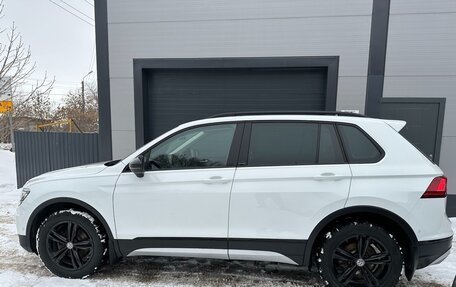 Volkswagen Tiguan II, 2019 год, 2 474 000 рублей, 2 фотография