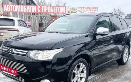 Mitsubishi Outlander III рестайлинг 3, 2013 год, 1 490 000 рублей, 2 фотография