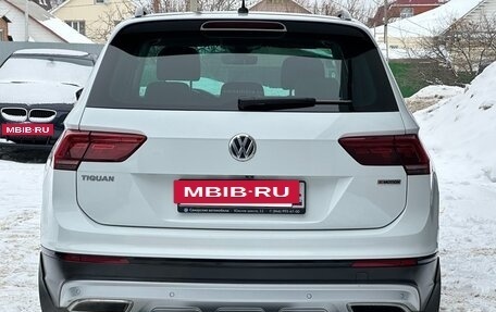 Volkswagen Tiguan II, 2019 год, 2 474 000 рублей, 3 фотография