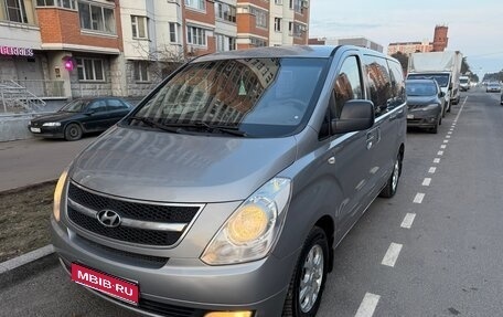 Hyundai Grand Starex Grand Starex I рестайлинг 2, 2011 год, 1 560 000 рублей, 1 фотография