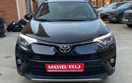 Toyota RAV4, 2017 год, 2 850 000 рублей, 2 фотография