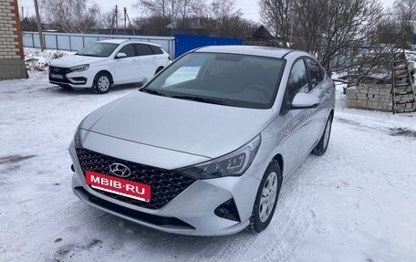 Hyundai Solaris II рестайлинг, 2021 год, 1 950 000 рублей, 3 фотография