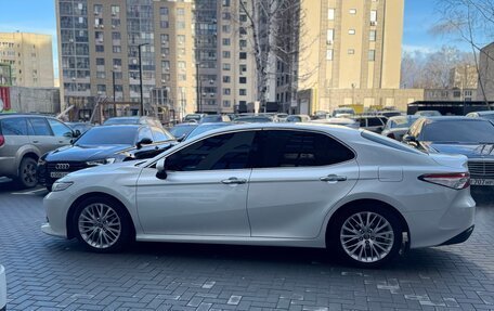 Toyota Camry, 2019 год, 3 450 000 рублей, 2 фотография