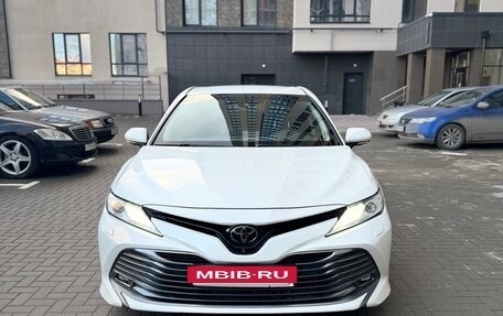 Toyota Camry, 2019 год, 3 450 000 рублей, 4 фотография