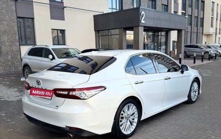 Toyota Camry, 2019 год, 3 450 000 рублей, 6 фотография