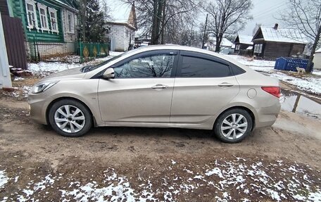 Hyundai Solaris II рестайлинг, 2011 год, 820 000 рублей, 3 фотография