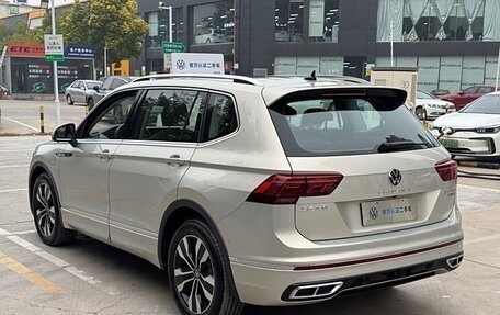 Volkswagen Tiguan II, 2022 год, 3 790 000 рублей, 6 фотография