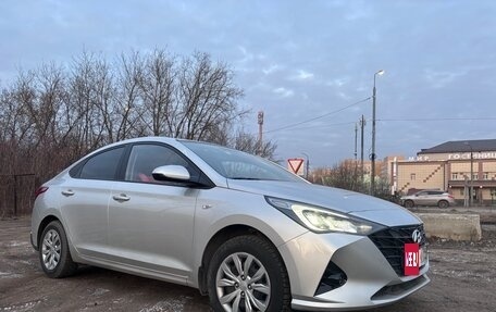 Hyundai Solaris II рестайлинг, 2022 год, 1 950 000 рублей, 3 фотография