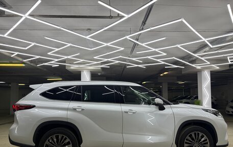 Toyota Highlander, 2024 год, 6 500 000 рублей, 5 фотография