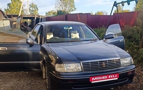 Toyota Crown, 1992 год, 350 000 рублей, 2 фотография