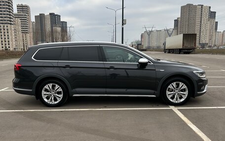 Volkswagen Passat B8 рестайлинг, 2018 год, 3 700 000 рублей, 3 фотография