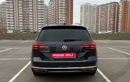 Volkswagen Passat B8 рестайлинг, 2018 год, 3 700 000 рублей, 11 фотография