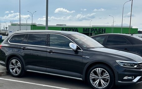 Volkswagen Passat B8 рестайлинг, 2018 год, 3 700 000 рублей, 30 фотография