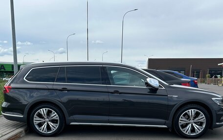 Volkswagen Passat B8 рестайлинг, 2018 год, 3 700 000 рублей, 31 фотография