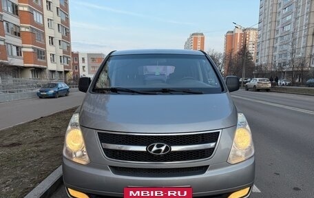 Hyundai Grand Starex Grand Starex I рестайлинг 2, 2011 год, 1 560 000 рублей, 3 фотография