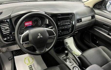 Mitsubishi Outlander III рестайлинг 3, 2013 год, 1 545 000 рублей, 9 фотография