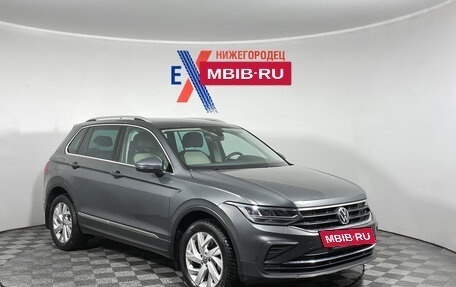 Volkswagen Tiguan II, 2021 год, 3 299 000 рублей, 2 фотография