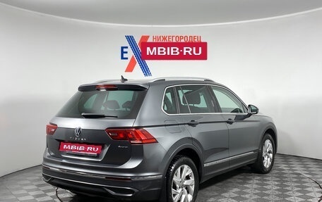 Volkswagen Tiguan II, 2021 год, 3 299 000 рублей, 4 фотография