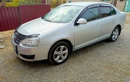 Volkswagen Jetta VI, 2009 год, 750 000 рублей, 1 фотография