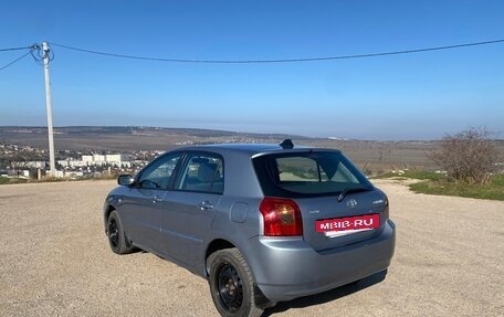 Toyota Corolla, 2004 год, 700 000 рублей, 3 фотография