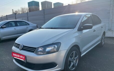 Volkswagen Polo VI (EU Market), 2013 год, 790 000 рублей, 2 фотография