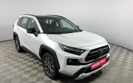 Toyota RAV4, 2024 год, 4 990 000 рублей, 3 фотография