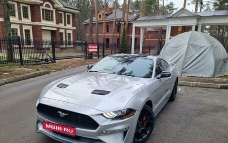 Ford Mustang VI рестайлинг, 2018 год, 3 300 000 рублей, 6 фотография