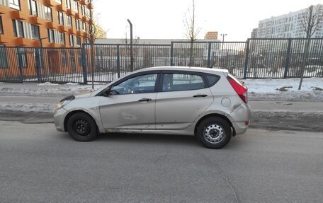 Hyundai Solaris II рестайлинг, 2013 год, 490 000 рублей, 3 фотография