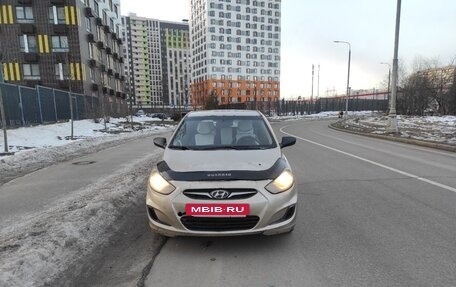 Hyundai Solaris II рестайлинг, 2013 год, 490 000 рублей, 2 фотография