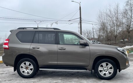 Toyota Land Cruiser Prado 150 рестайлинг 2, 2017 год, 4 720 000 рублей, 7 фотография