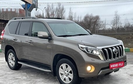 Toyota Land Cruiser Prado 150 рестайлинг 2, 2017 год, 4 720 000 рублей, 10 фотография