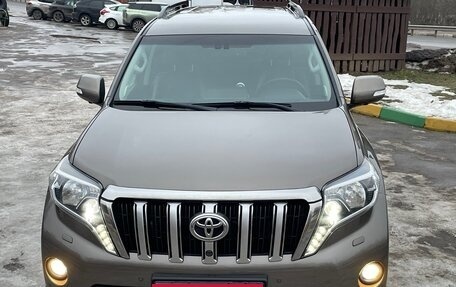 Toyota Land Cruiser Prado 150 рестайлинг 2, 2017 год, 4 720 000 рублей, 4 фотография