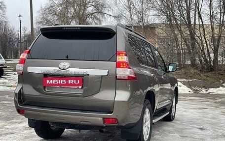 Toyota Land Cruiser Prado 150 рестайлинг 2, 2017 год, 4 720 000 рублей, 21 фотография