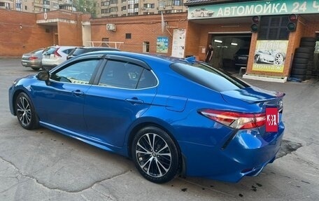 Toyota Camry, 2019 год, 1 900 000 рублей, 3 фотография