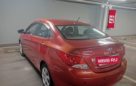 Hyundai Solaris II рестайлинг, 2012 год, 700 000 рублей, 5 фотография