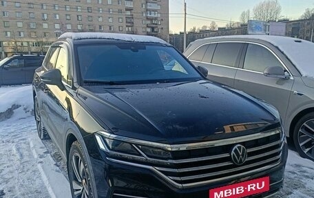 Volkswagen Touareg III, 2022 год, 8 450 000 рублей, 2 фотография